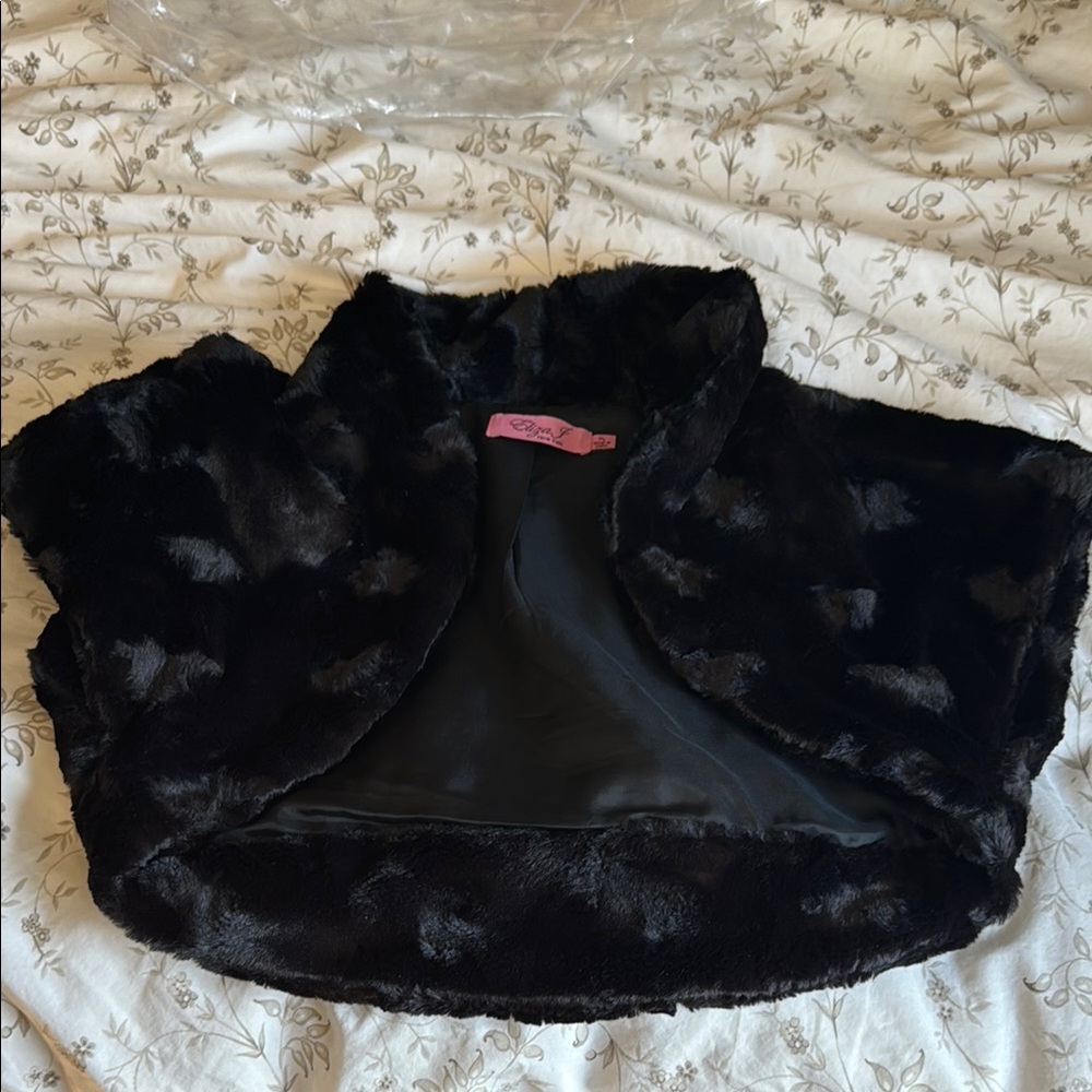 Eliza J Black Faux Fur Shrug